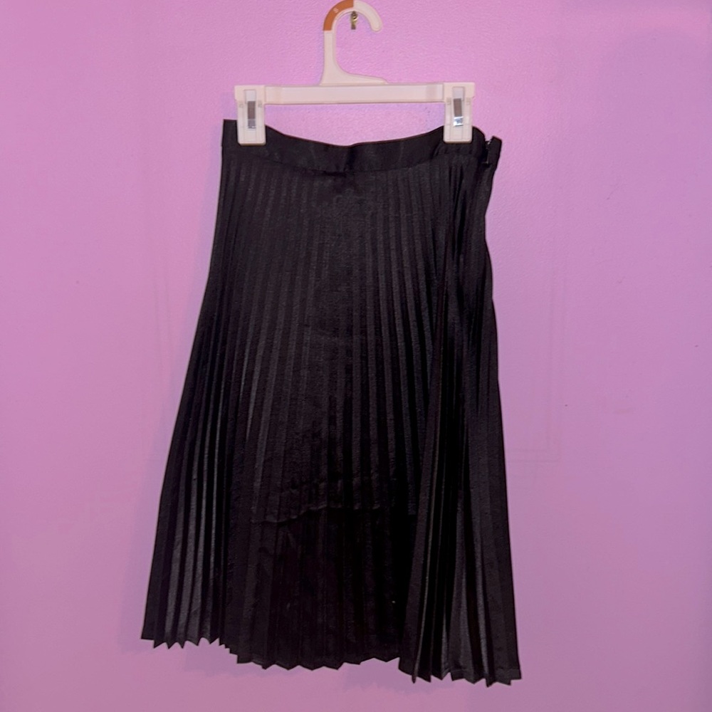 GAP satin accordion pleated knee-length skirt